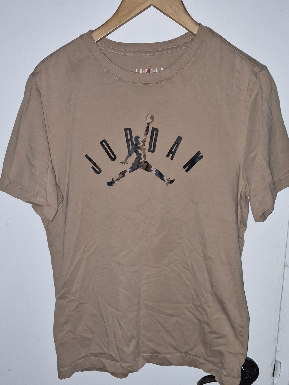 Jordan Men's Short Sleeve Logo Tee in Tan